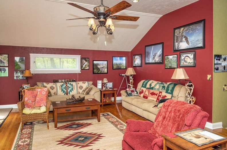 1000 Seybertown Rd, Karns City, PA 16041