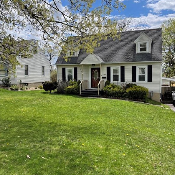 103 W Clen Moore Blvd, Hermitage, PA 16105