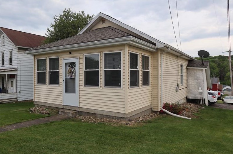 200 E Slippery Rock St, Chicora, PA 16025