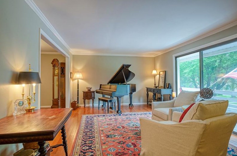 111 Roscommon, Canonsburg, PA 15317
