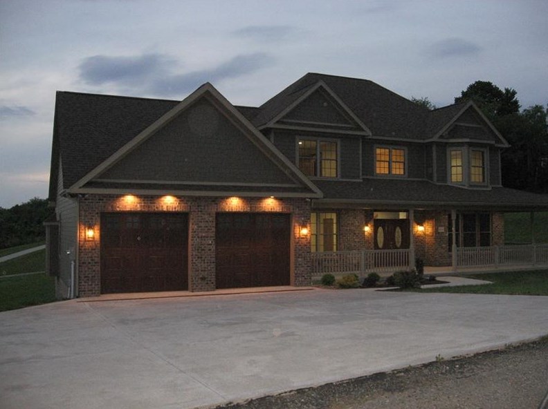 600 Heidi Ln, Mount Pleasant, PA 15666