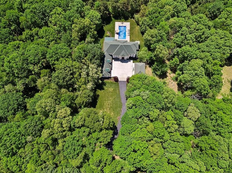 406 Blackstone Ln, Seven Fields, PA 16046-3826