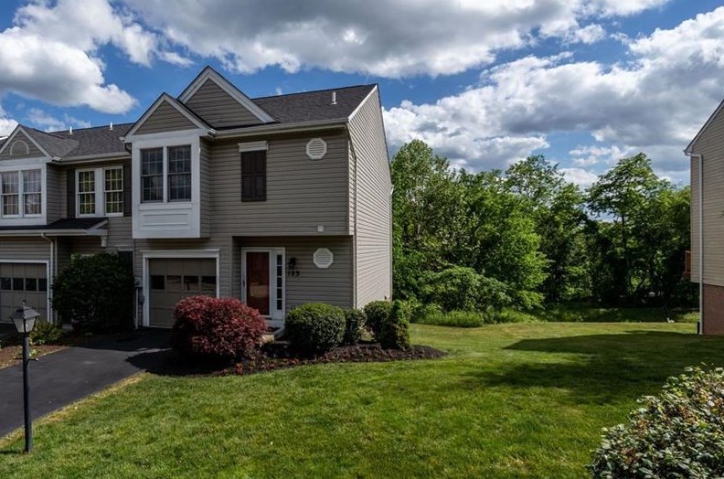 123 Westbrooke Ln, Moon Twp, PA 15108