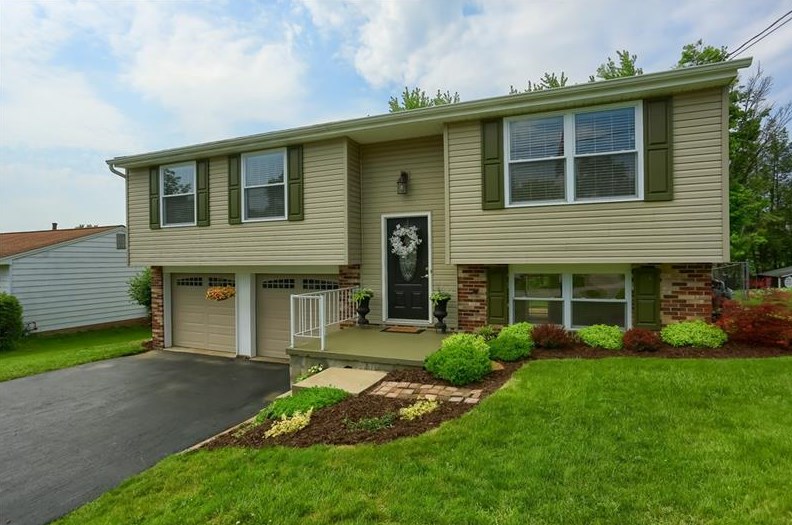 119 Mohican Dr, Greensburg, PA 15601-4722