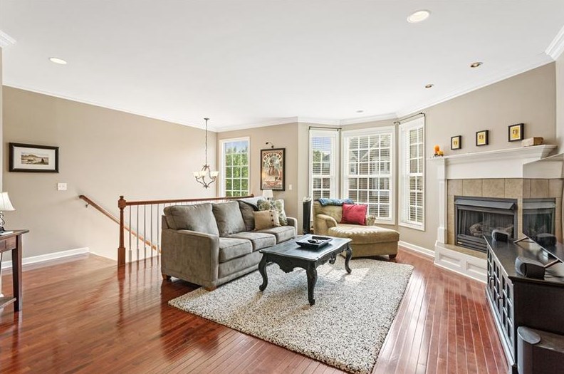 575 Vanderbilt Dr, Seven Fields, PA 16046-2371