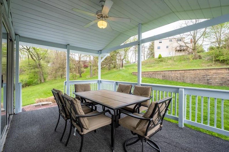 2068 Robin Hood Dr, North Huntingdon, PA 15642