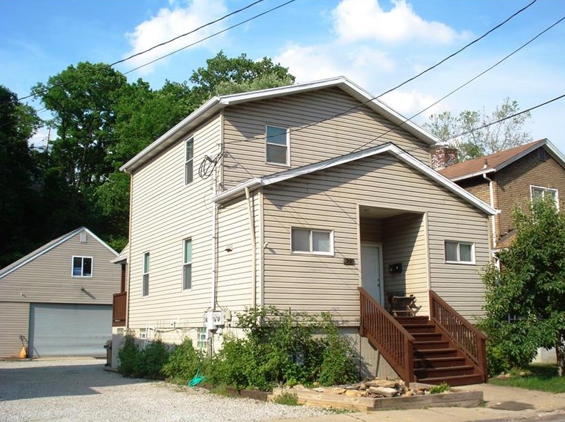 921 Mclaughlin Run Rd, Bridgeville, PA 15017-2528