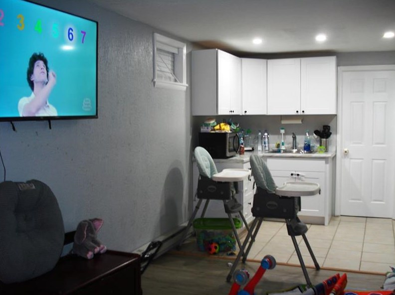 921 Mclaughlin Run Rd, Bridgeville PA  15017-2528 exterior