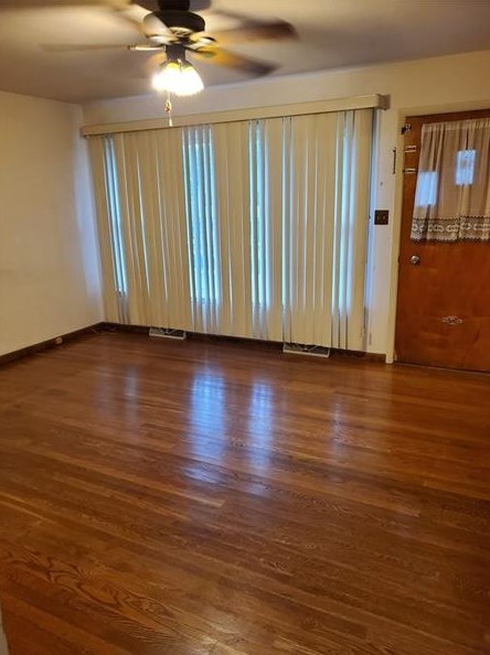 142 Fairlane Dr, Industry, PA 15052-2108