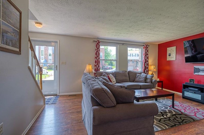 3110 Camberly Dr, Gibsonia, PA 15044