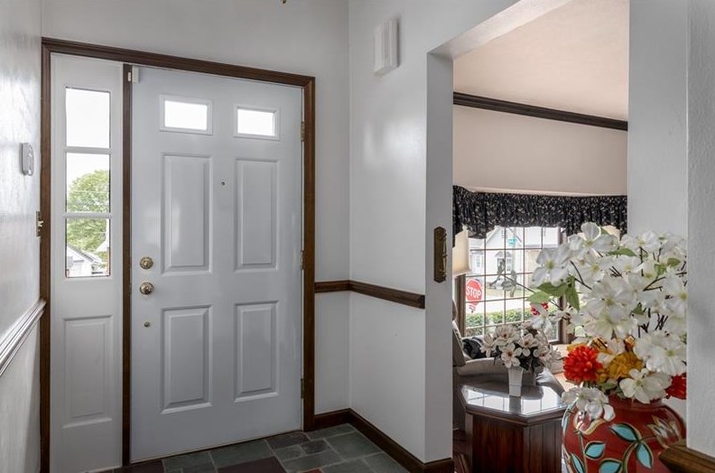 990 Bruce St, Washington, PA 15301-1962