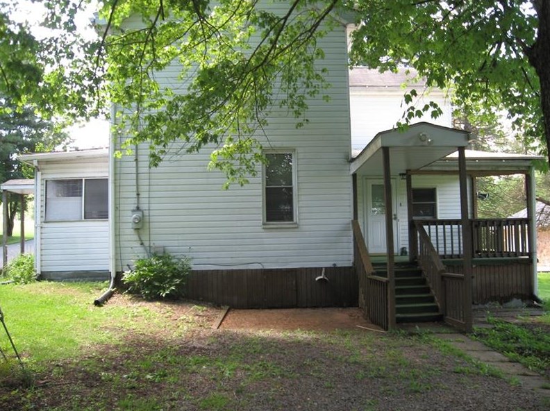 109 White Bridge Rd, Mount Pleasant, PA 15666-5515