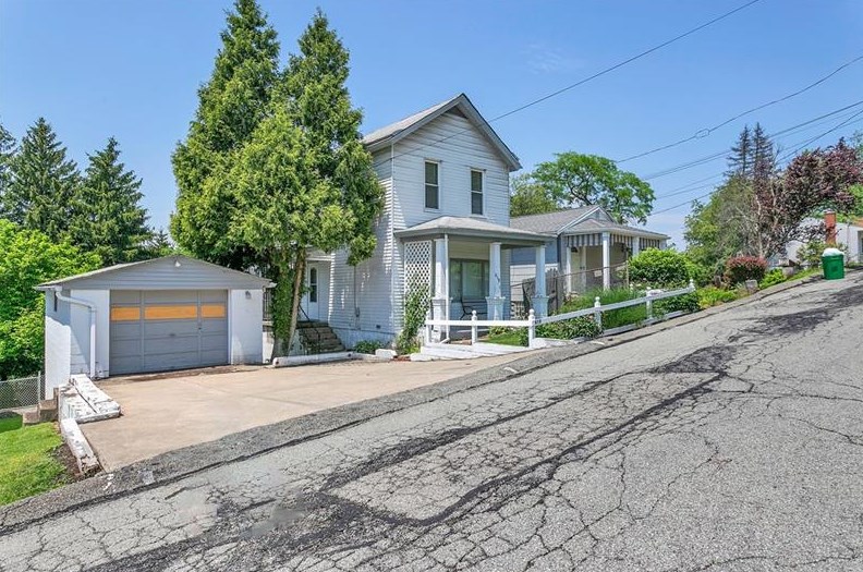 619 Beaver Ave, Turtle Creek, PA 15145-1301