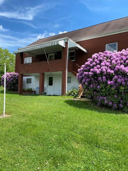 4023 Chieftan Rd, North Huntingdon, PA 15642-8023