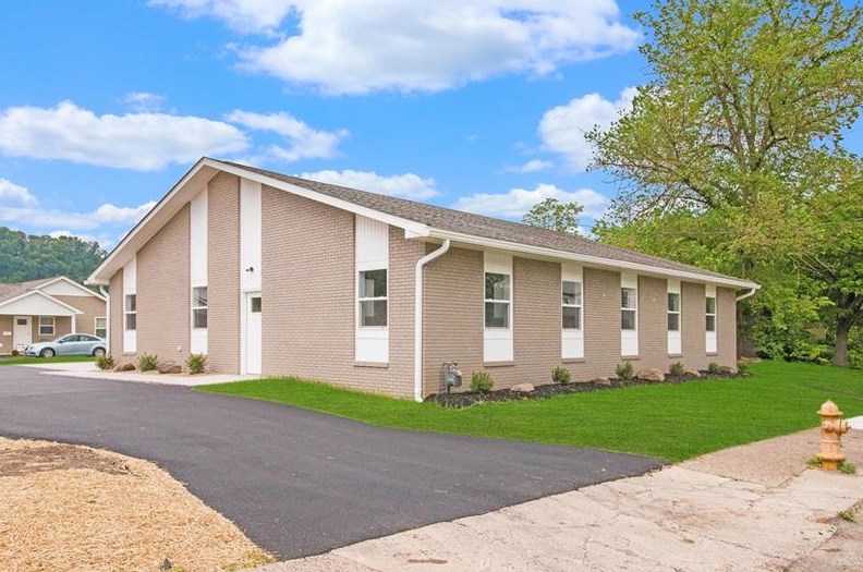 1106 8th Ave, New Brighton, PA 15066