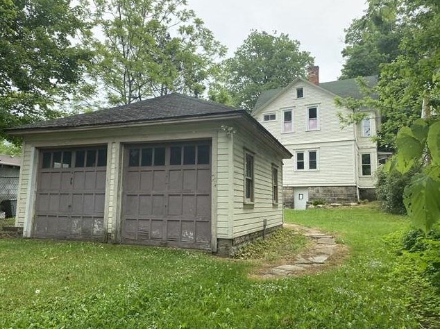 718 N Main St, Meadville, PA 16335