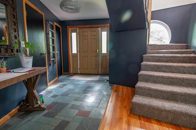 3520 Mercer Rd, Hermitage, PA 16105