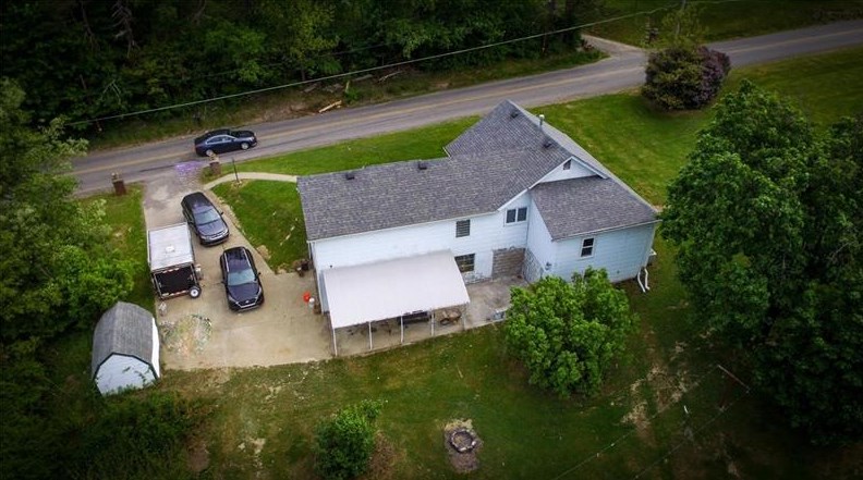 1428 Hooker Rd, Karns City, PA 16041