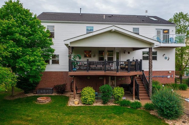 140 Holly Hill Dr North, Noblestown, PA 15071