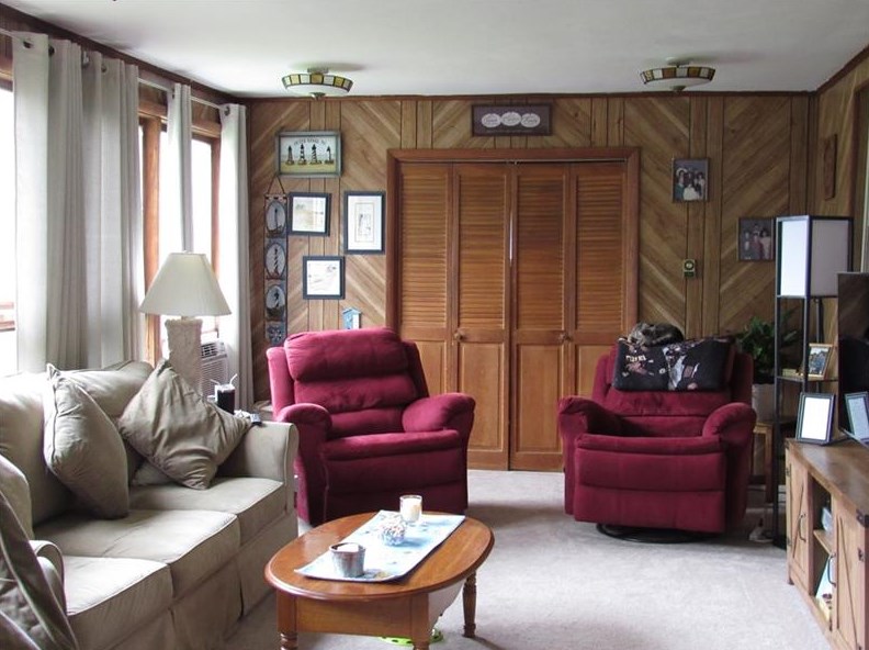 308 Mt Manor Rd, Manor, PA 15665