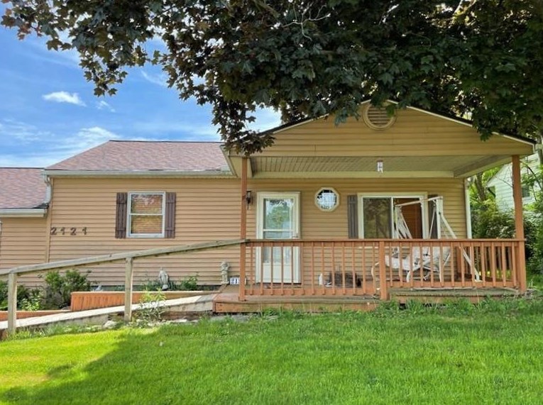 2121 Paul St, Hermitage, PA 16148