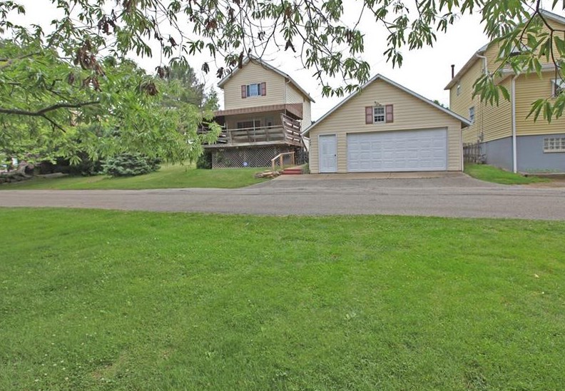 926 36th St, Vandergrift, PA 15690