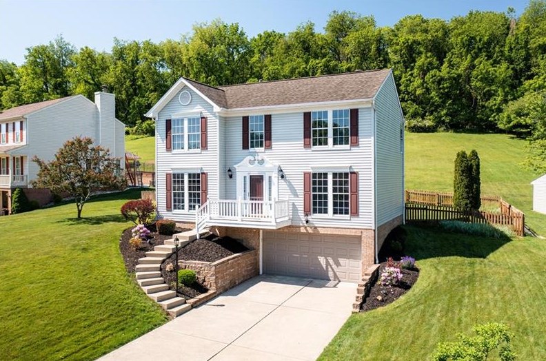 860 Castleview Dr, North Huntingdon, PA 15642