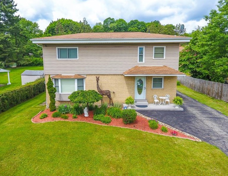 2825 Mt Royal Blvd, Glenshaw, PA 15116