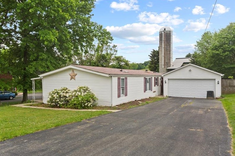 1400 Baldoc, North Huntingdon, PA 15642