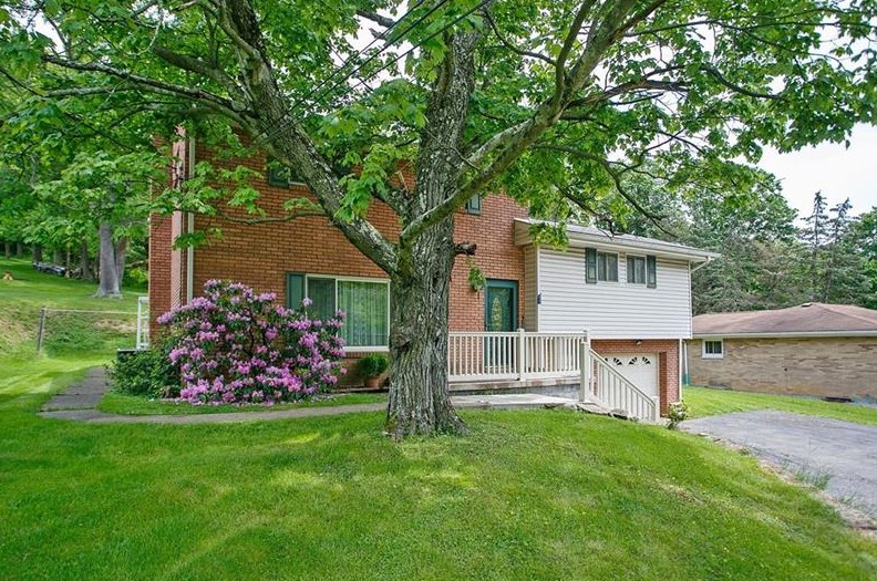 404 Sandy Hill Rd, North Huntingdon, PA 15642