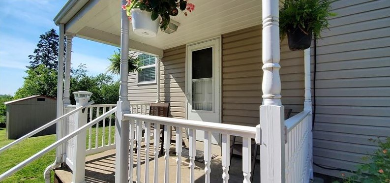 1201 Lewis Ave, Jeannette, PA 15644