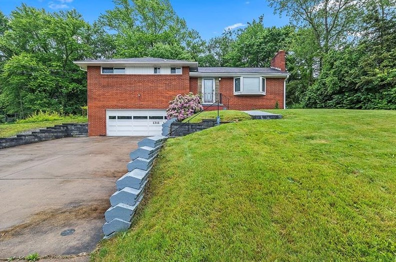 1311 Woodland Dr, Monroeville, PA 15146-4421