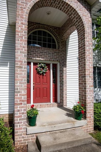 2457 Maria Ln, Hermitage, PA 16148