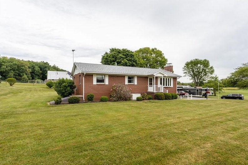 2401 Scrubgrass Rd, Grove City, PA 16127