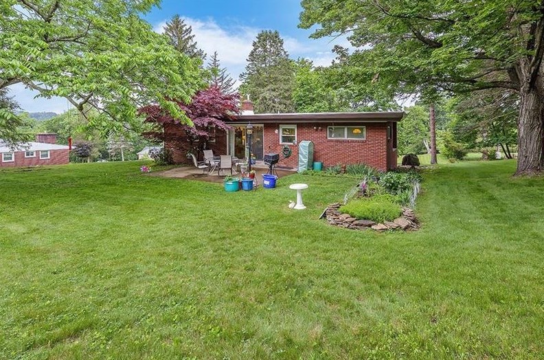 2447 Mae Dr, Allison Park, PA 15101-3814