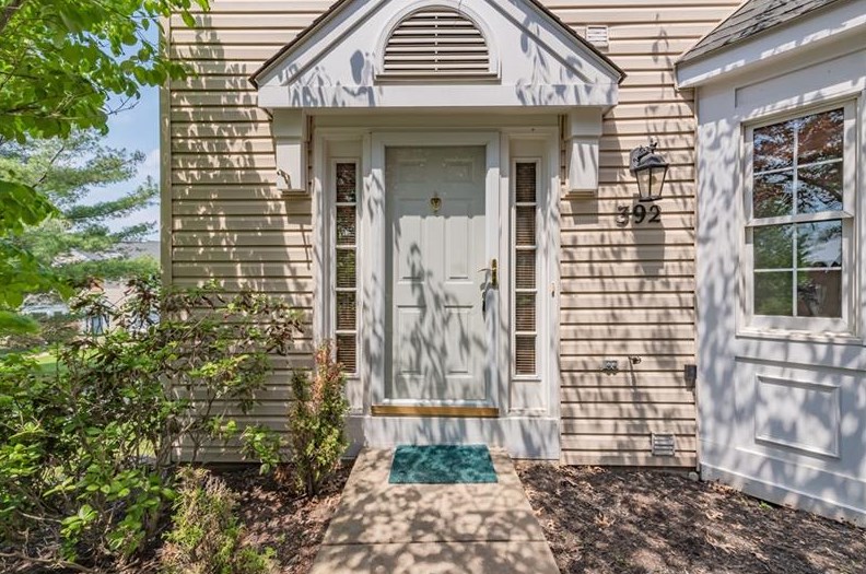 392 Jubilee Dr, Bridgeville, PA 15017-1171