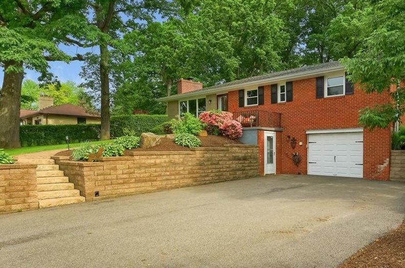 1515 Mt Nebo Rd, Sewickley, PA 15143