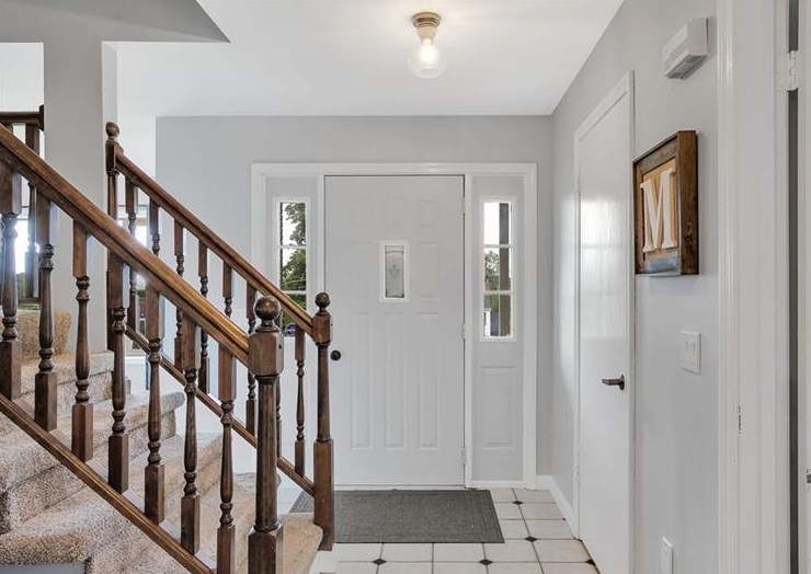 107 Woodford Dr, Evans City, PA 16033