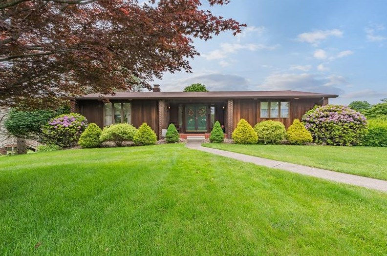950 Harvey Ave, Greensburg, PA 15601