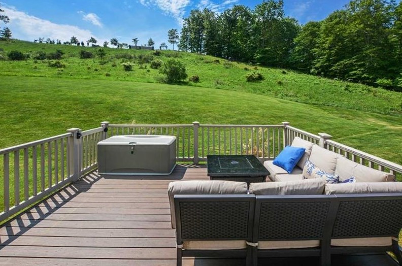 183 Southern Valley Ct, Seven Fields, PA 16046-9329