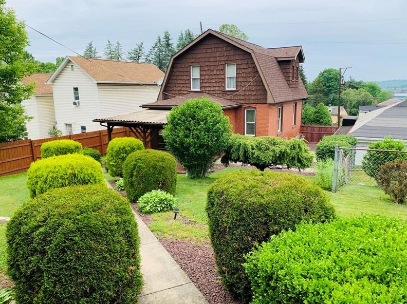 3564 W Pittsburg Rd, New Castle, PA 16101