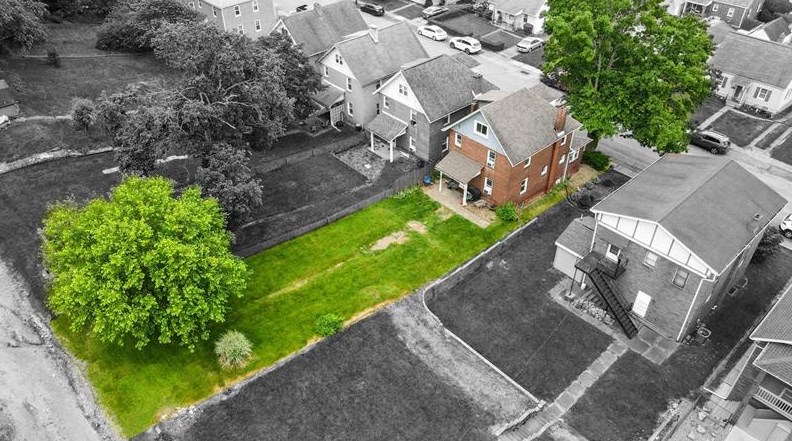 2652 Beaver Rd, Ambridge, PA 15003