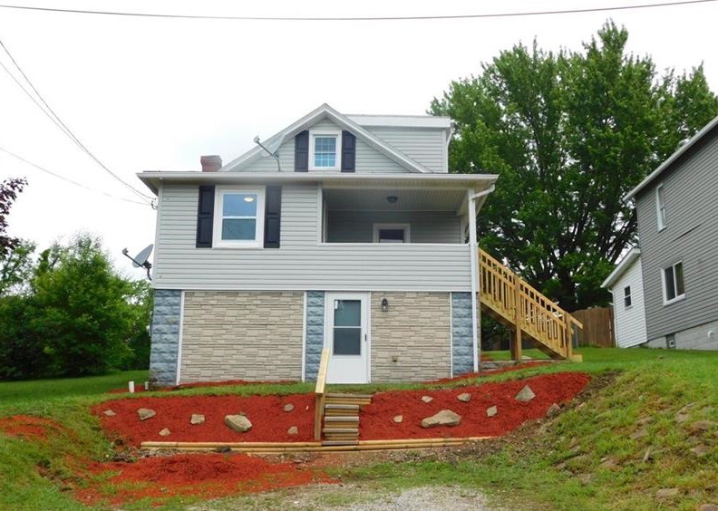 113 Gertrude St, Jeannette, PA 15644