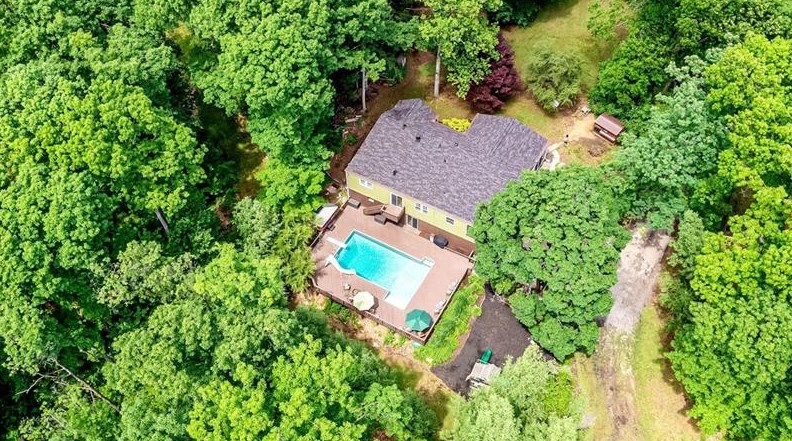 5060 Bakerstown Culmerville Rd, Tarentum, PA 15084
