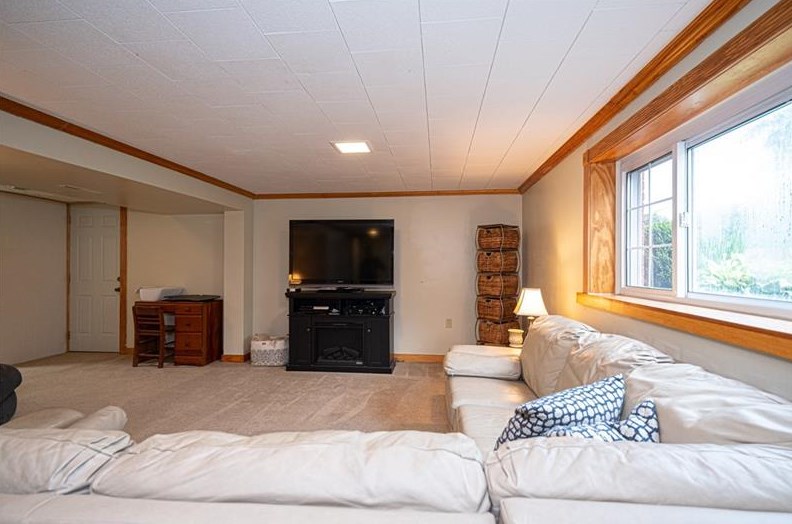 265 Burch Dr, Moon Twp PA  15108-3113 exterior