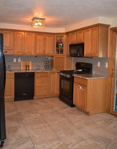 1021 Balsam Dr, Washington PA  15301-9575 exterior