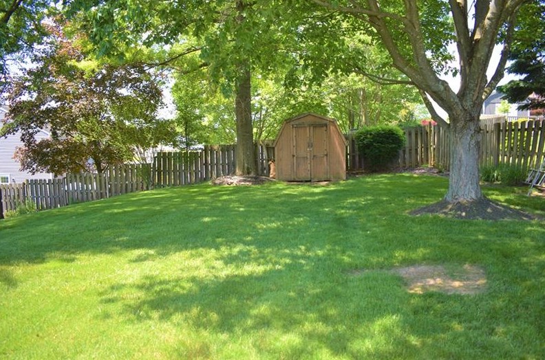 1021 Balsam Dr, Washington PA  15301-9575 exterior