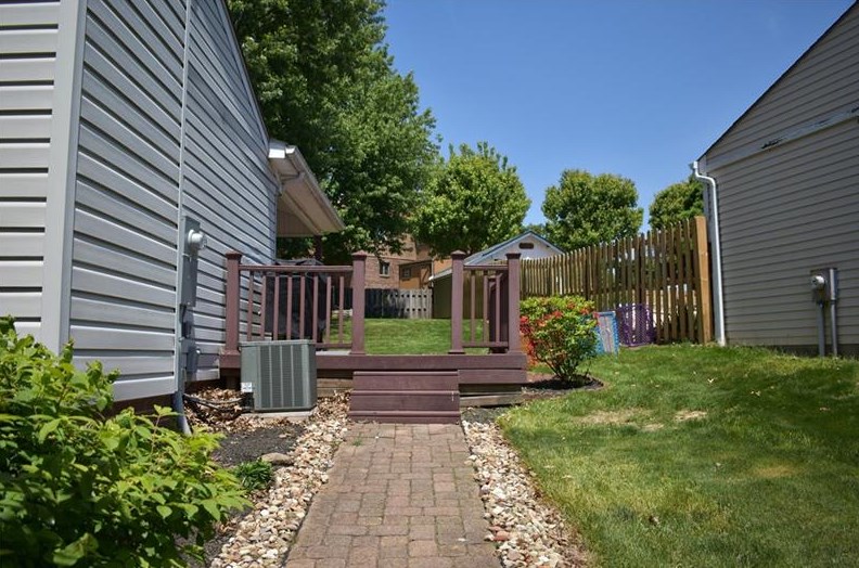 1021 Balsam Dr, Washington PA  15301-9575 exterior