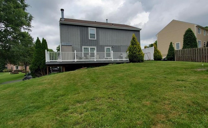 441 Monmouth Dr, Cranberry Township, PA 16066