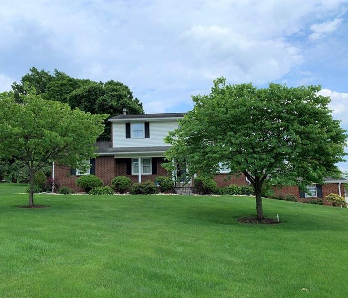 244 Laura Dr, New Kensington, PA 15068